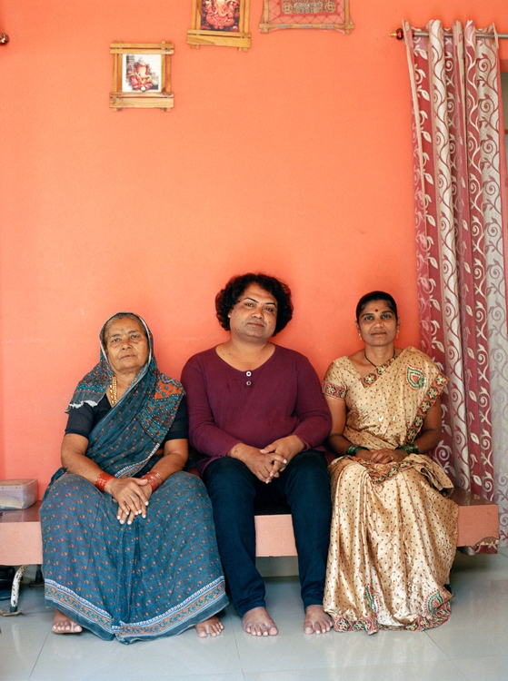 https://marcleclef.net/files/gimgs/th-52_SUDHEER WITH HIS MOTHER AND WIFE, VIDYA_ WHEN WE SAT DOWN TO TALK ABOUT SUDHEERS JOURNEY, VIDYA ANNOUNCED I KNOW EVERYTHING, WE CAN TALK ABOUT ANYTHING_ MAHARASHTRA 2018-2.jpg